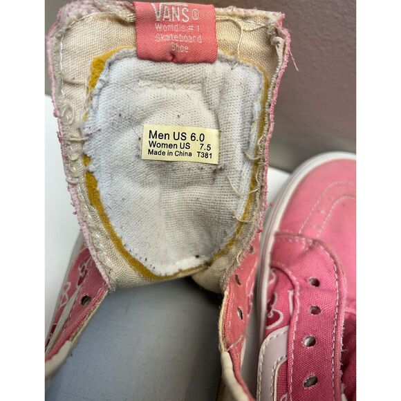 Vans "Hello Kitty" Sk8-Hi shoes. Size 7.5(W) - Picture 7 of 8